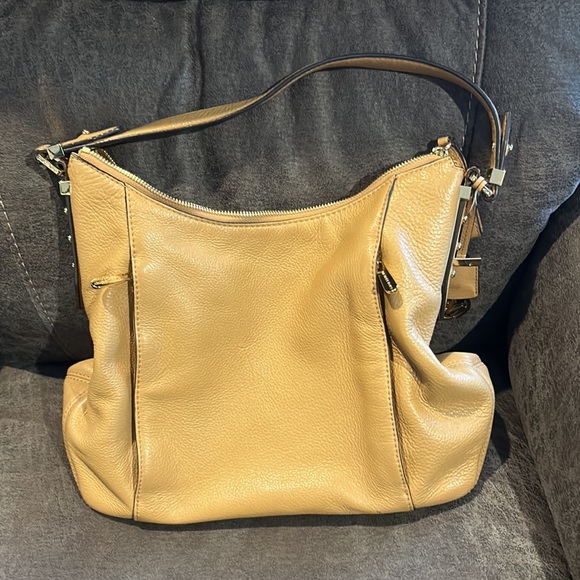 Michael Kors camel, beautiful, leather two zipper compartments with zipper close - Picture 10 of 10